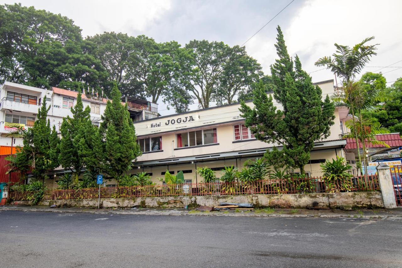 Hotel Jogja Букіттінгі Екстер'єр фото
