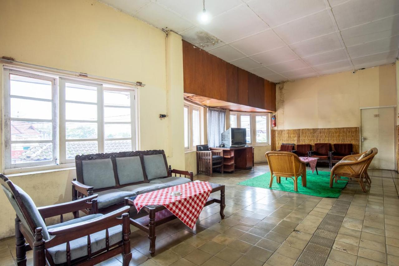 Hotel Jogja Букіттінгі Екстер'єр фото