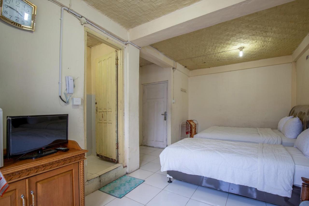 Hotel Jogja Букіттінгі Екстер'єр фото
