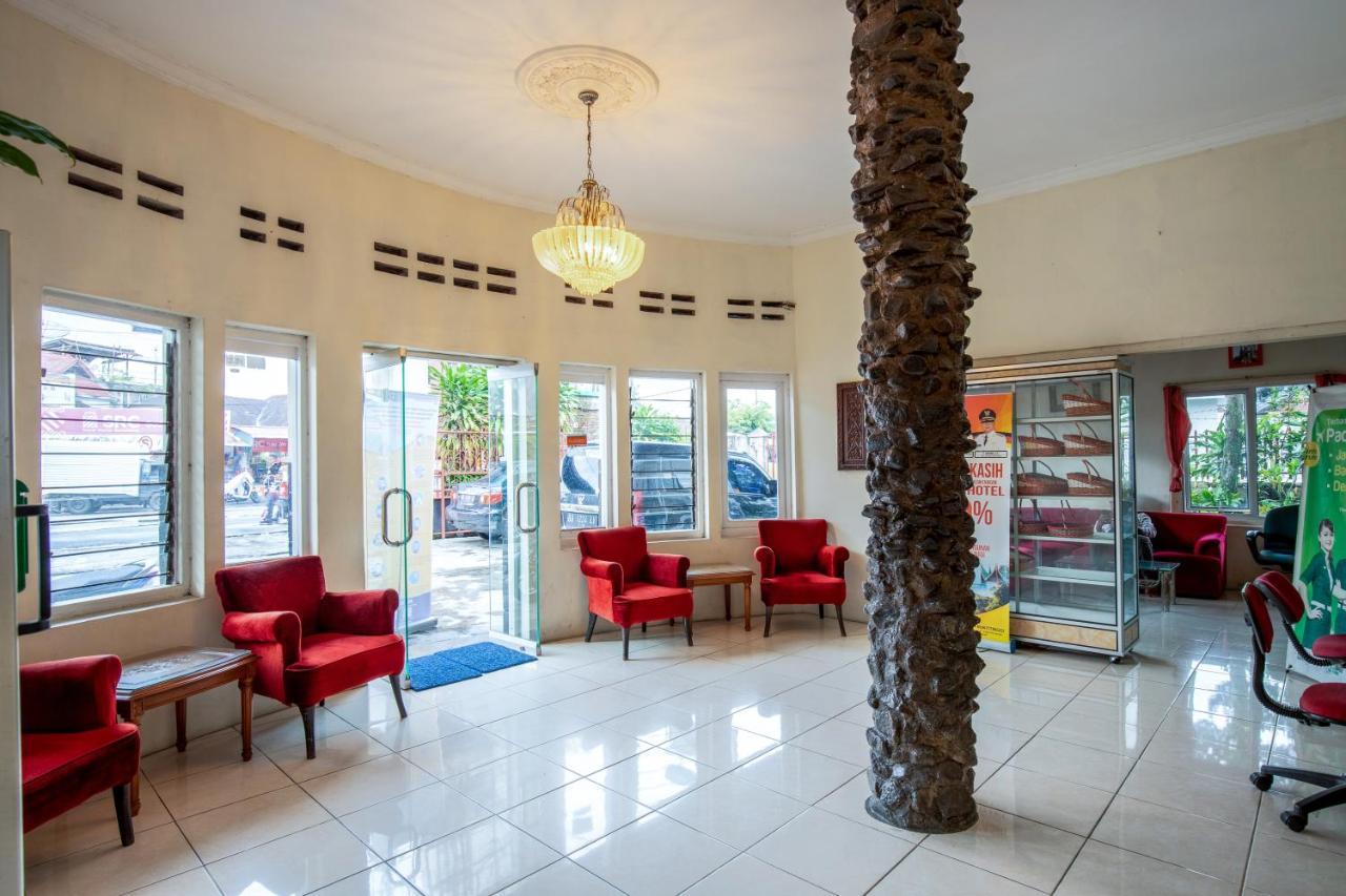 Hotel Jogja Букіттінгі Екстер'єр фото
