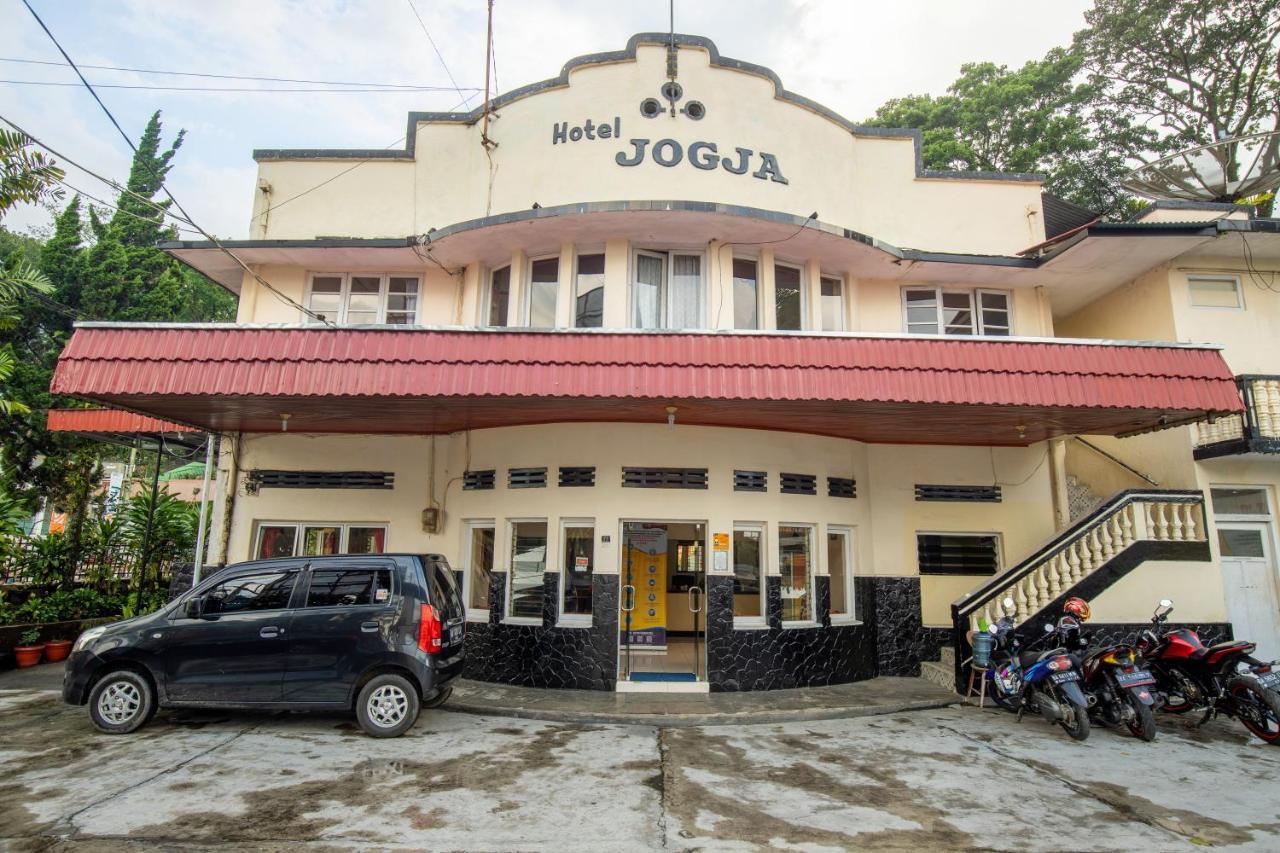 Hotel Jogja Букіттінгі Екстер'єр фото